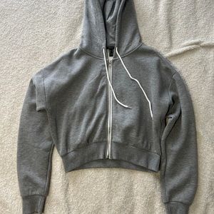 Cropped Grey medium forever 21 zip up hoodie. Worn a handful of times.